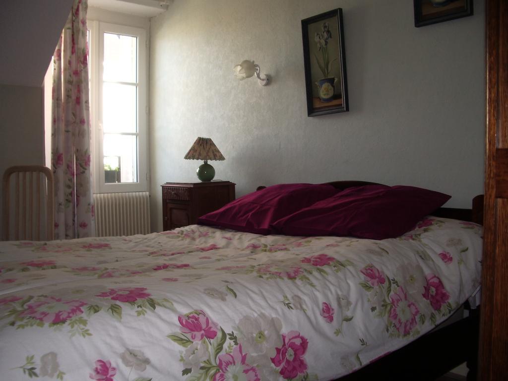 Bed and Breakfast Les Glycines Plaimpied-Givaudins Экстерьер фото